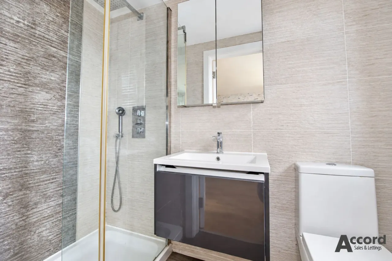 Pettits Boulevard, Romford, RM1, photo 29