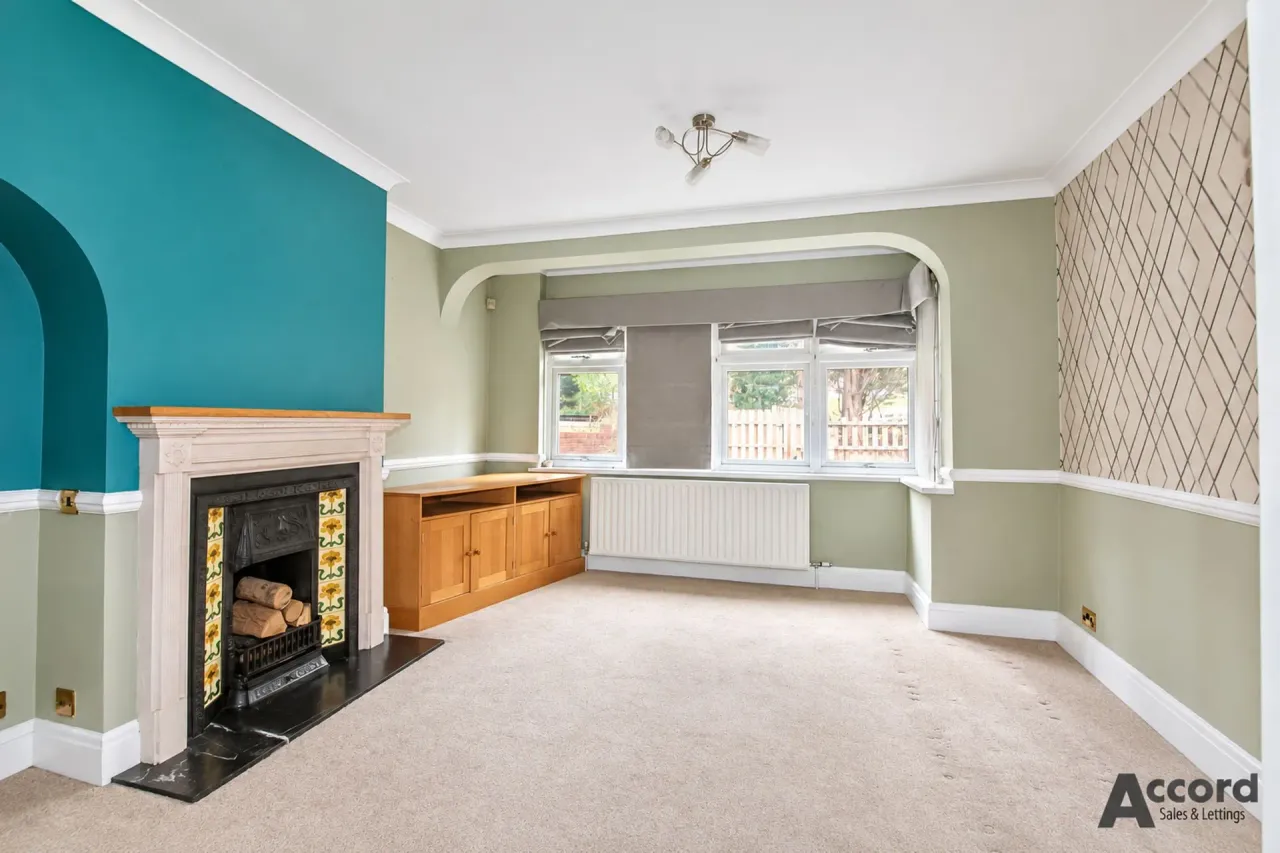 Pettits Boulevard, Romford, RM1, photo 3