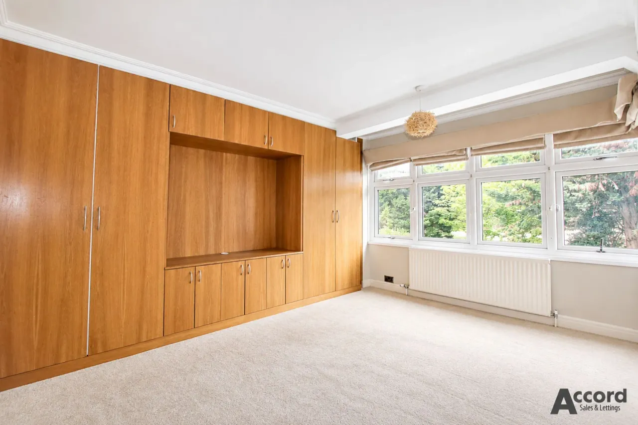 Pettits Boulevard, Romford, RM1, photo 26