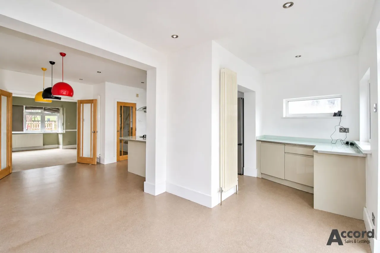 Pettits Boulevard, Romford, RM1, photo 24