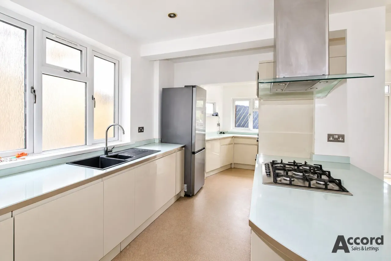 Pettits Boulevard, Romford, RM1, photo 23