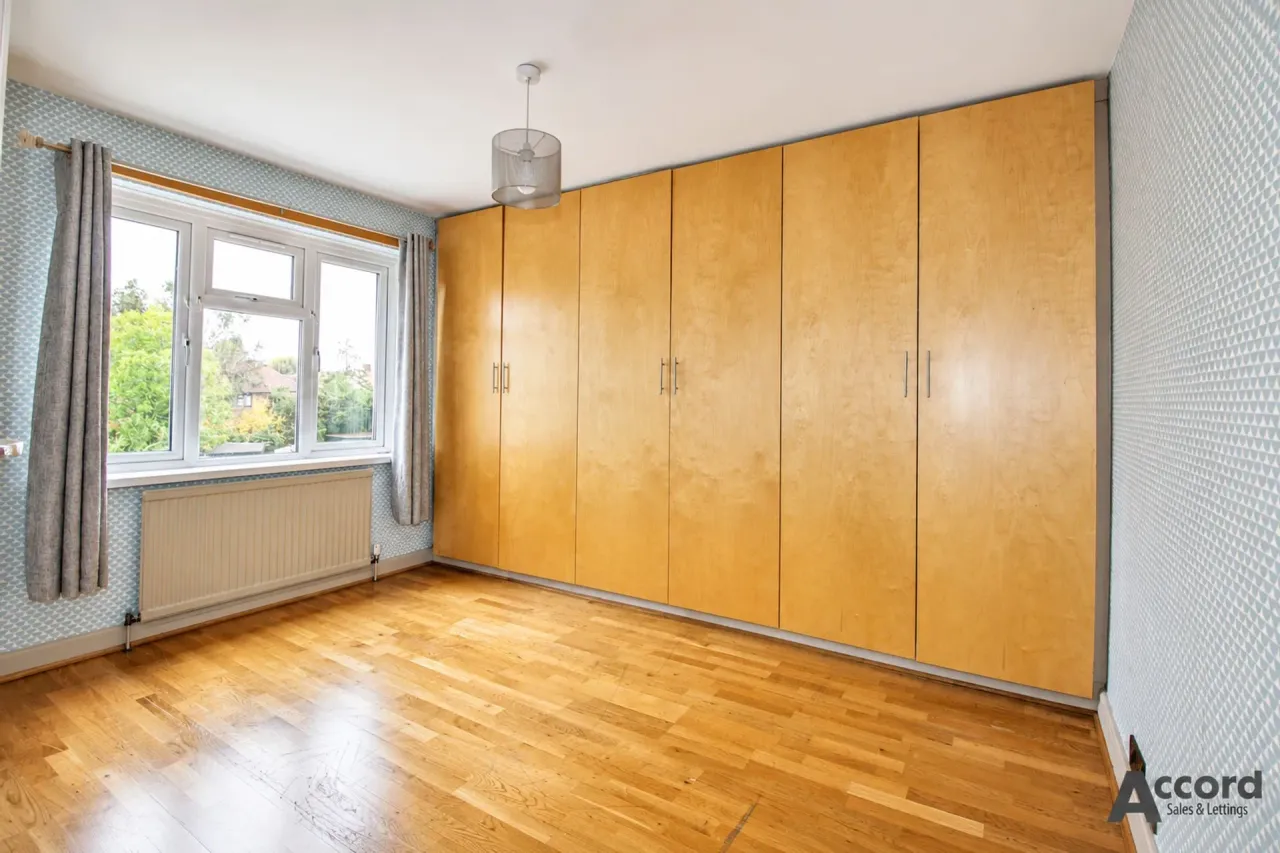 Pettits Boulevard, Romford, RM1, photo 9