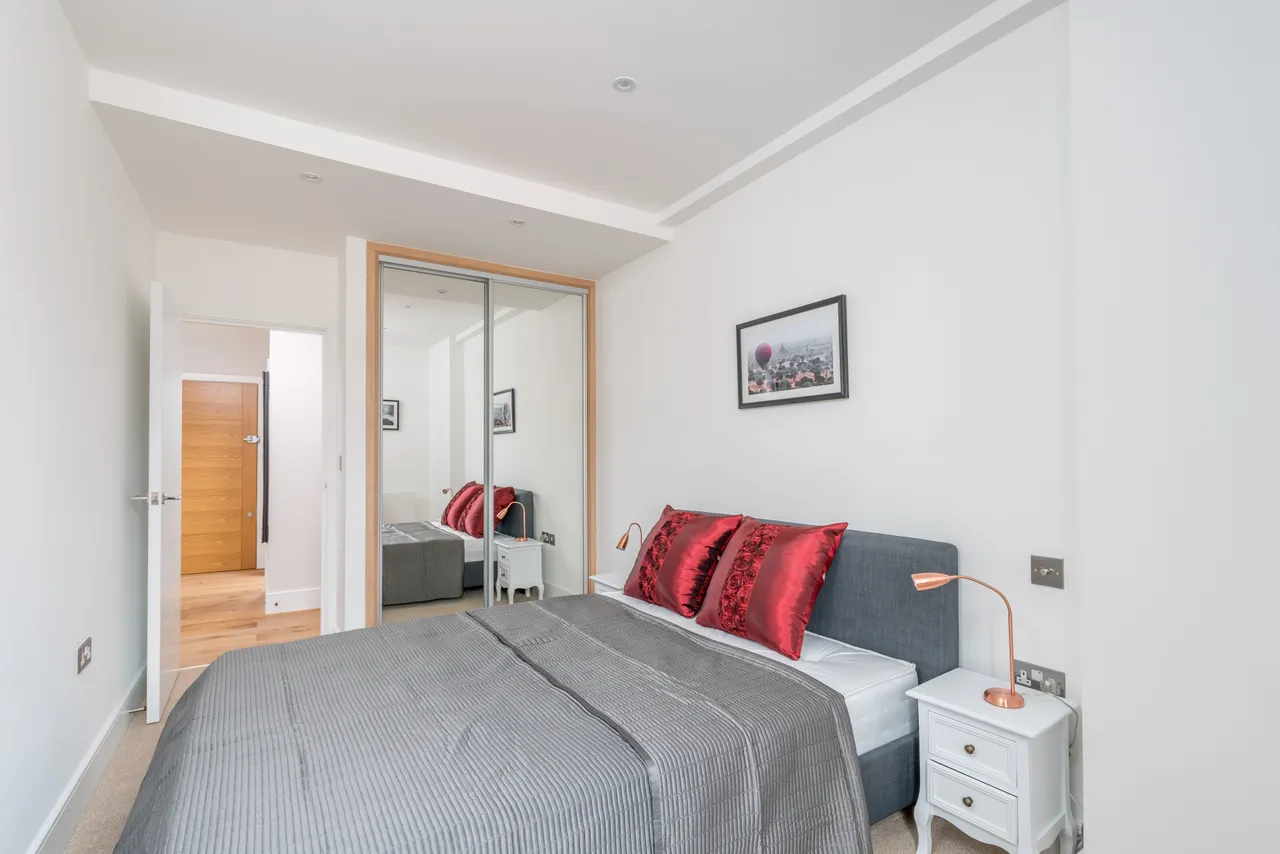 Finchley Road, London, NW3, photo 8