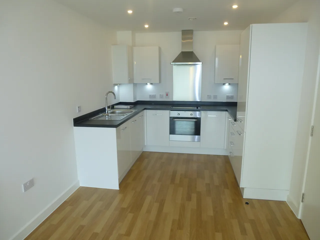 Bloemfontein Road, London, W12, photo 6