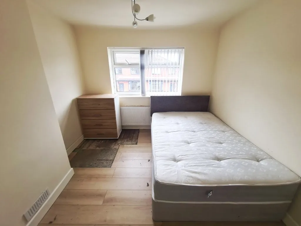 St. Georges Road, Droylsden, M43, photo 8