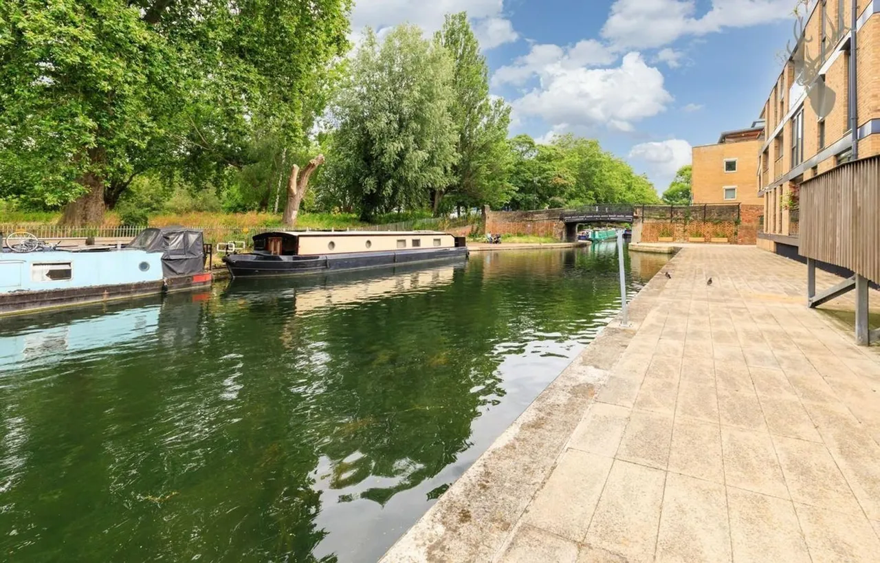 Gunmakers Lane, London, E3, photo 4