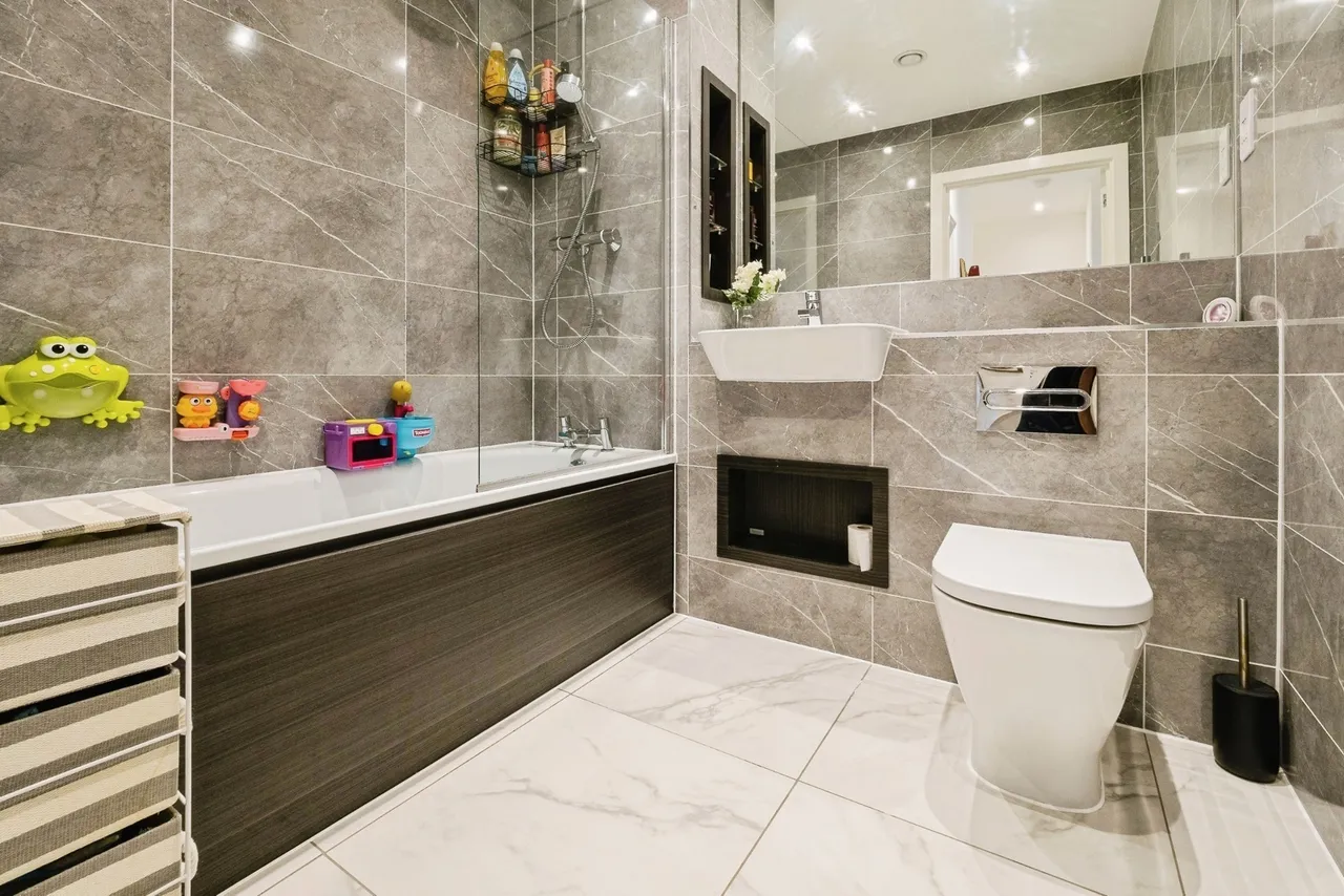 Finlay Gardens, Hornchurch, RM12, photo 17