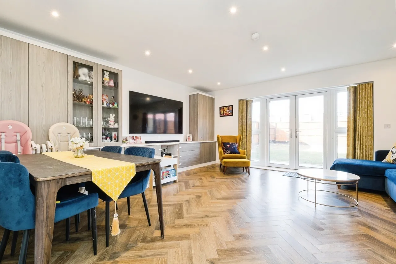 Finlay Gardens, Hornchurch, RM12, photo 2