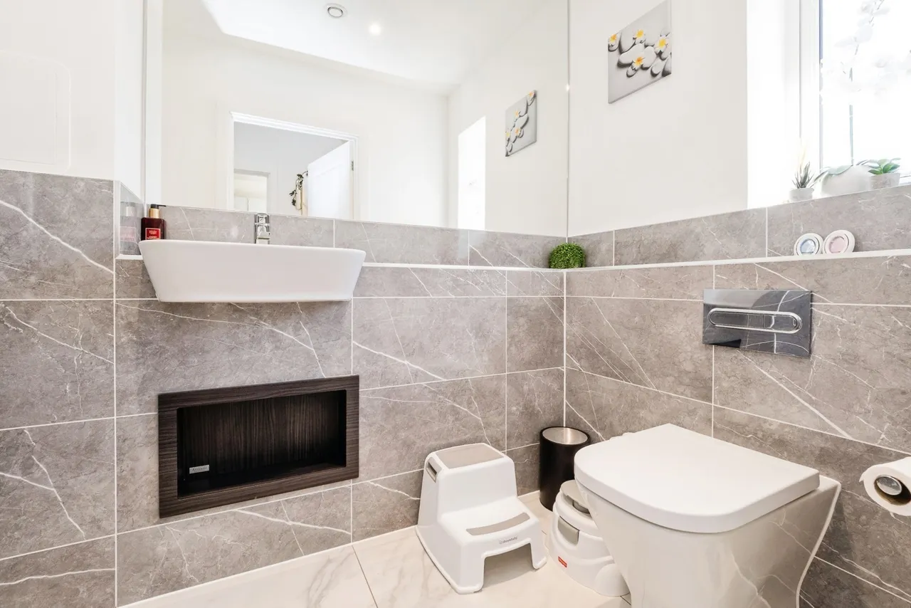 Finlay Gardens, Hornchurch, RM12, photo 6