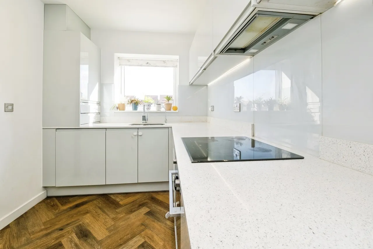 Finlay Gardens, Hornchurch, RM12, photo 8