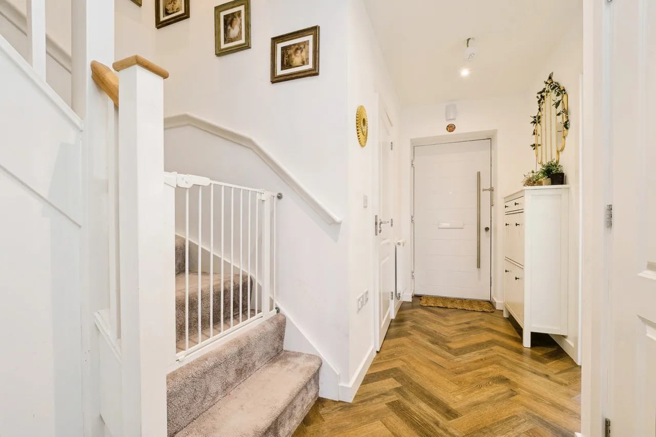 Finlay Gardens, Hornchurch, RM12, photo 4