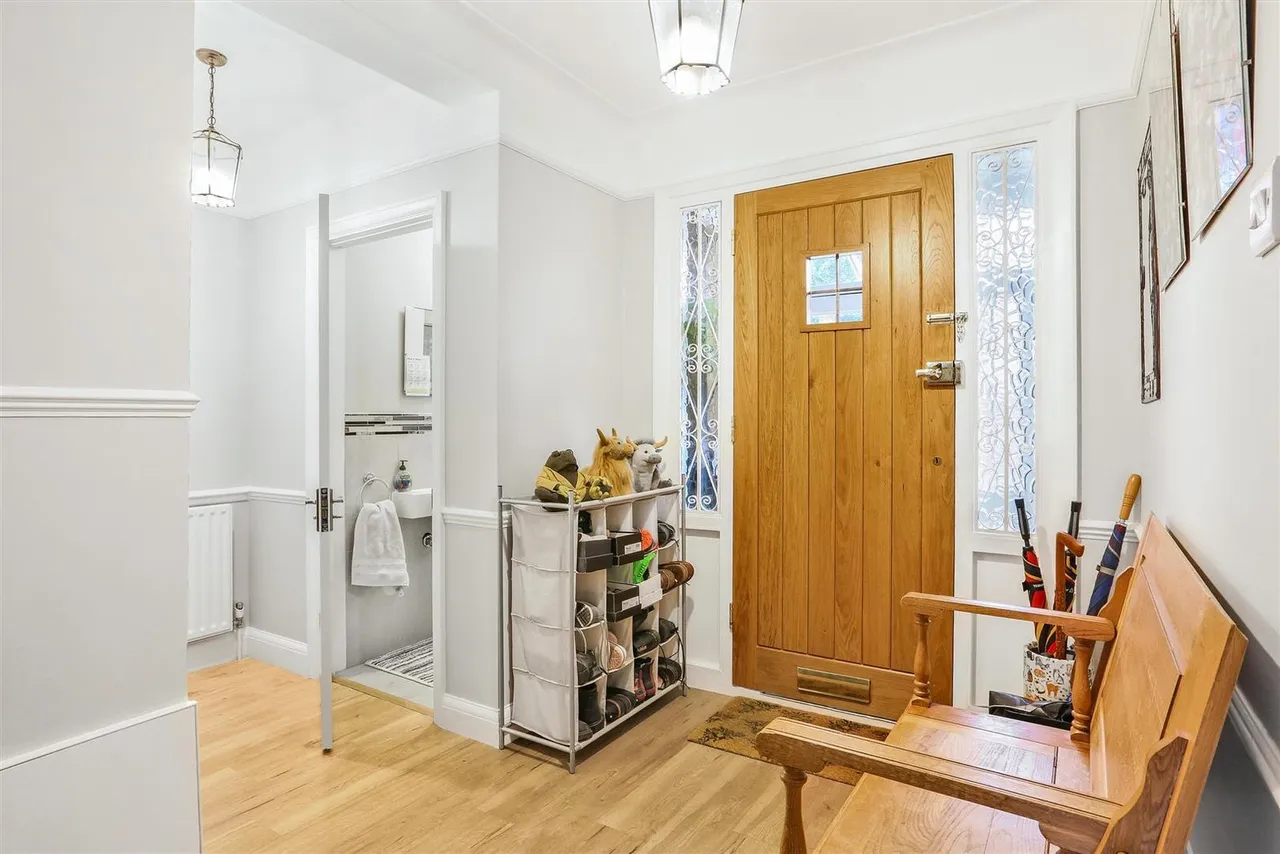 Park Road, Cheam Village, SM3 8PY, photo 5