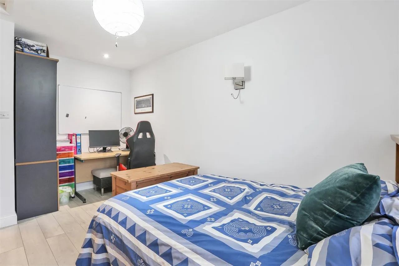 Park Road, Cheam Village, SM3 8PY, photo 20