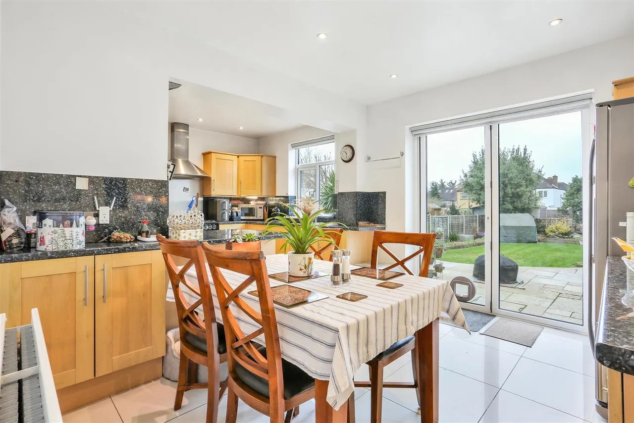 Park Road, Cheam Village, SM3 8PY, photo 9