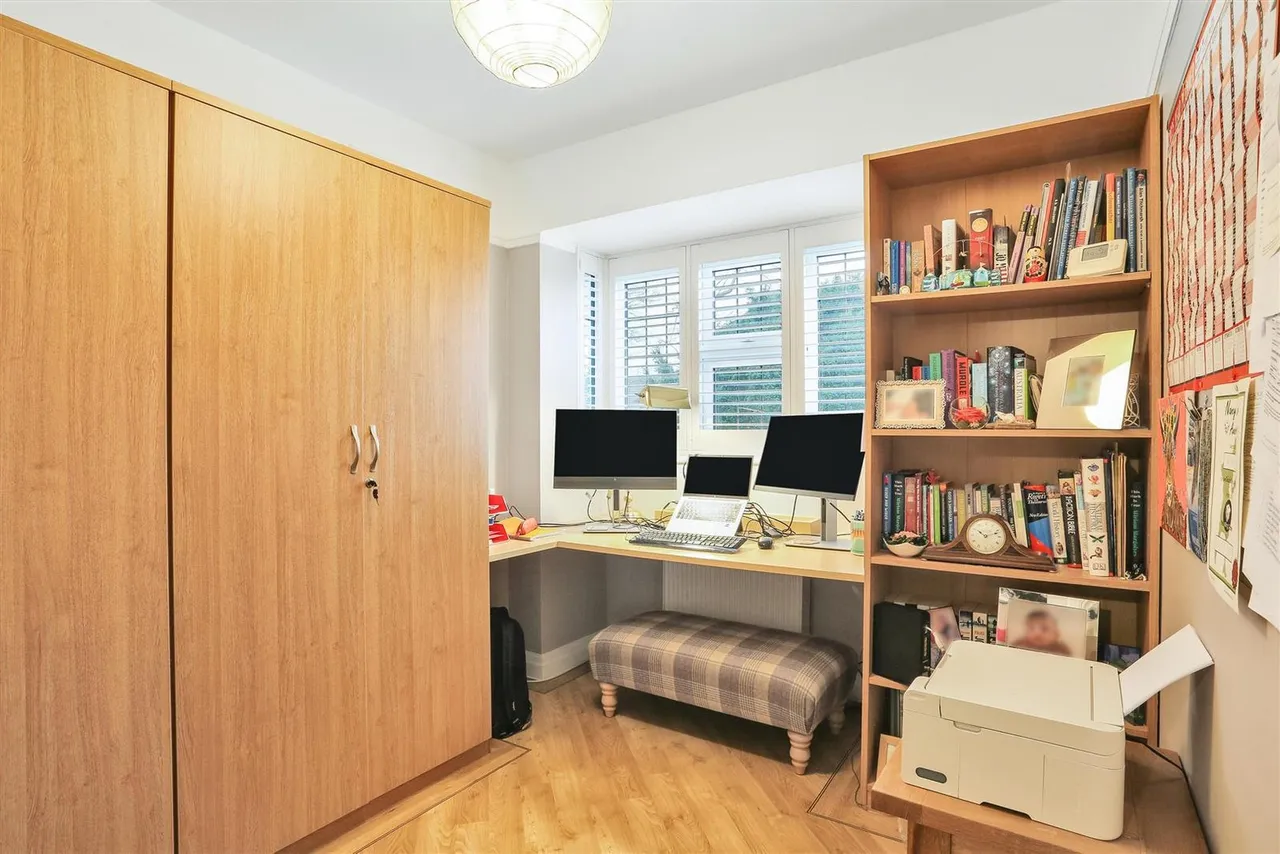 Park Road, Cheam Village, SM3 8PY, photo 21