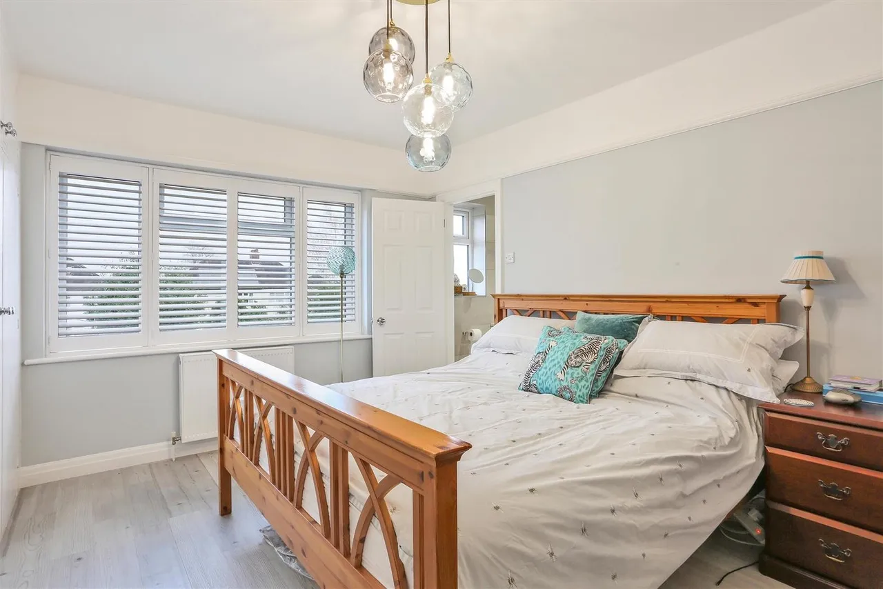 Park Road, Cheam Village, SM3 8PY, photo 16