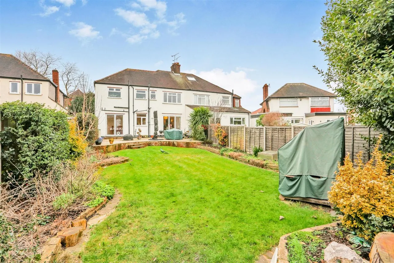 Park Road, Cheam Village, SM3 8PY, photo 11