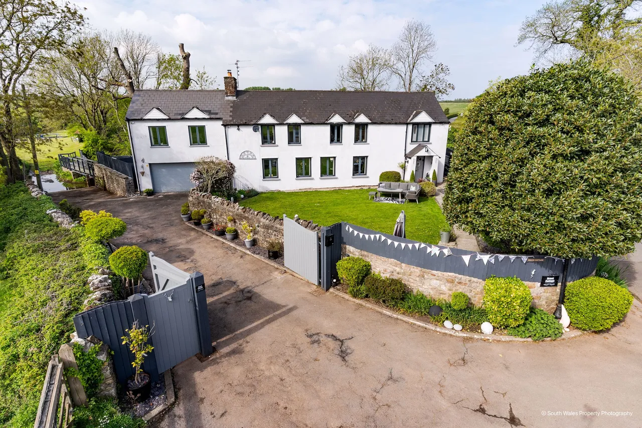 4 bed house for sale, Db