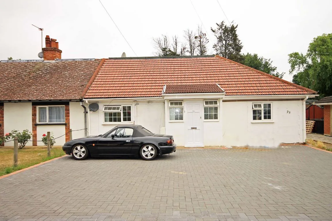 3 bed property to rent, Highfield Road, W3