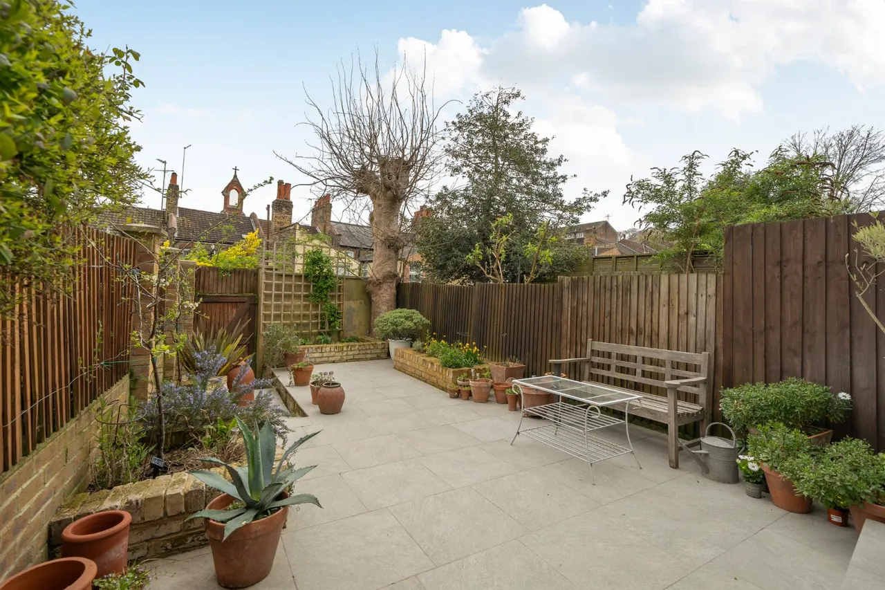 Plum Lane, Woolwich, London, SE18, photo 6