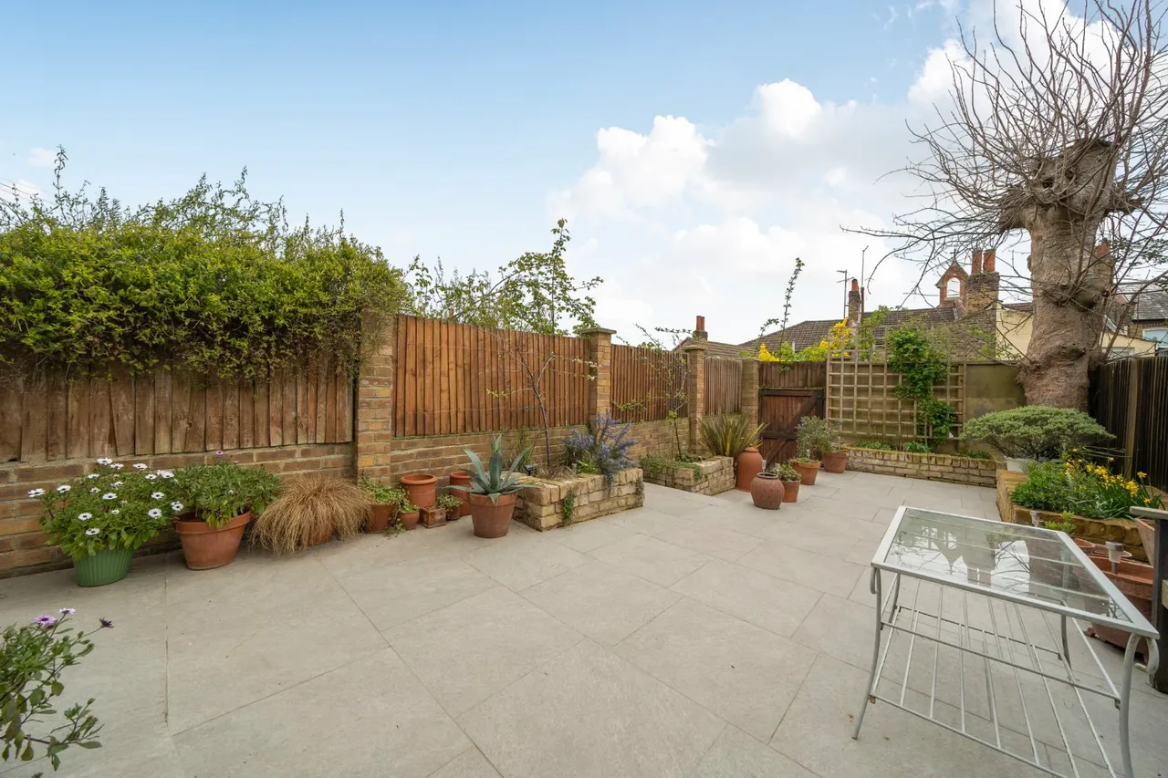 Plum Lane, Woolwich, London, SE18, photo 10