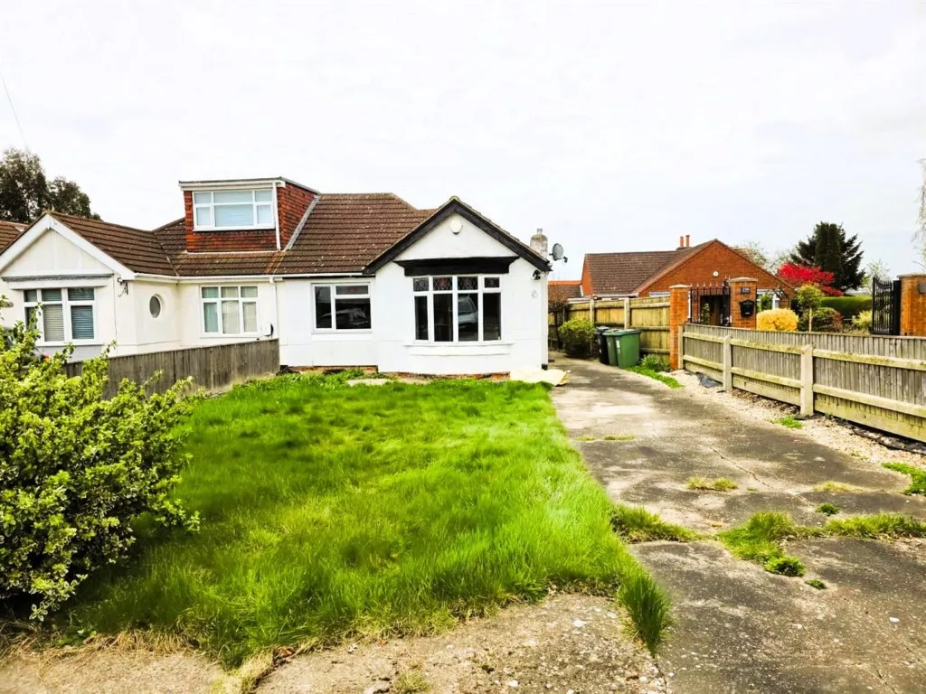 2 bed house for sale, Tetney Road, Humberston, DN36