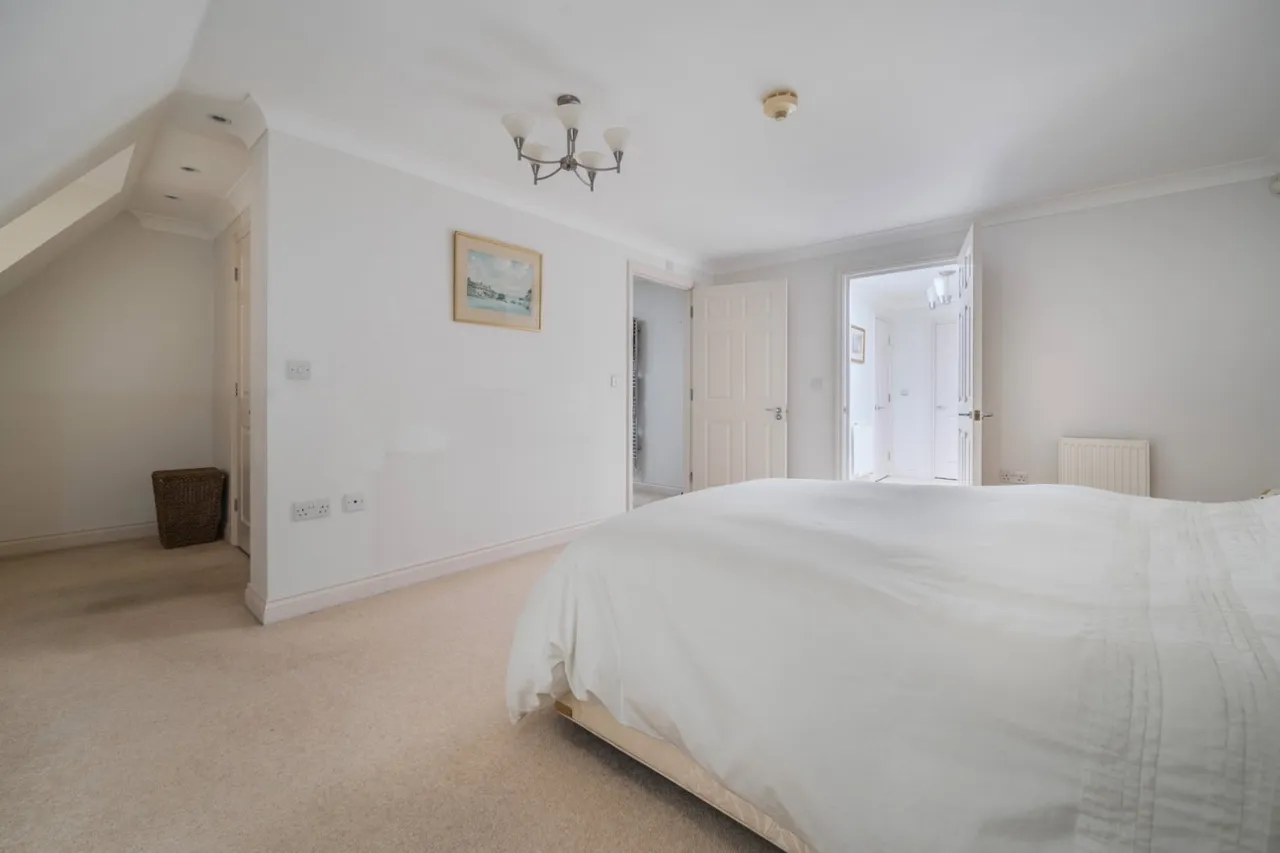 Kings Crescent, Winchester, SO22, photo 14