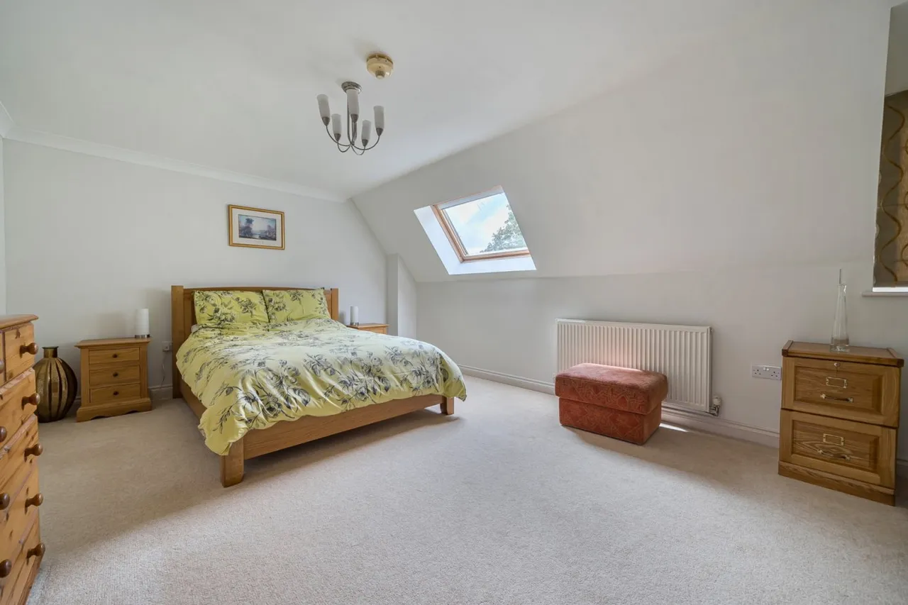 Kings Crescent, Winchester, SO22, photo 11