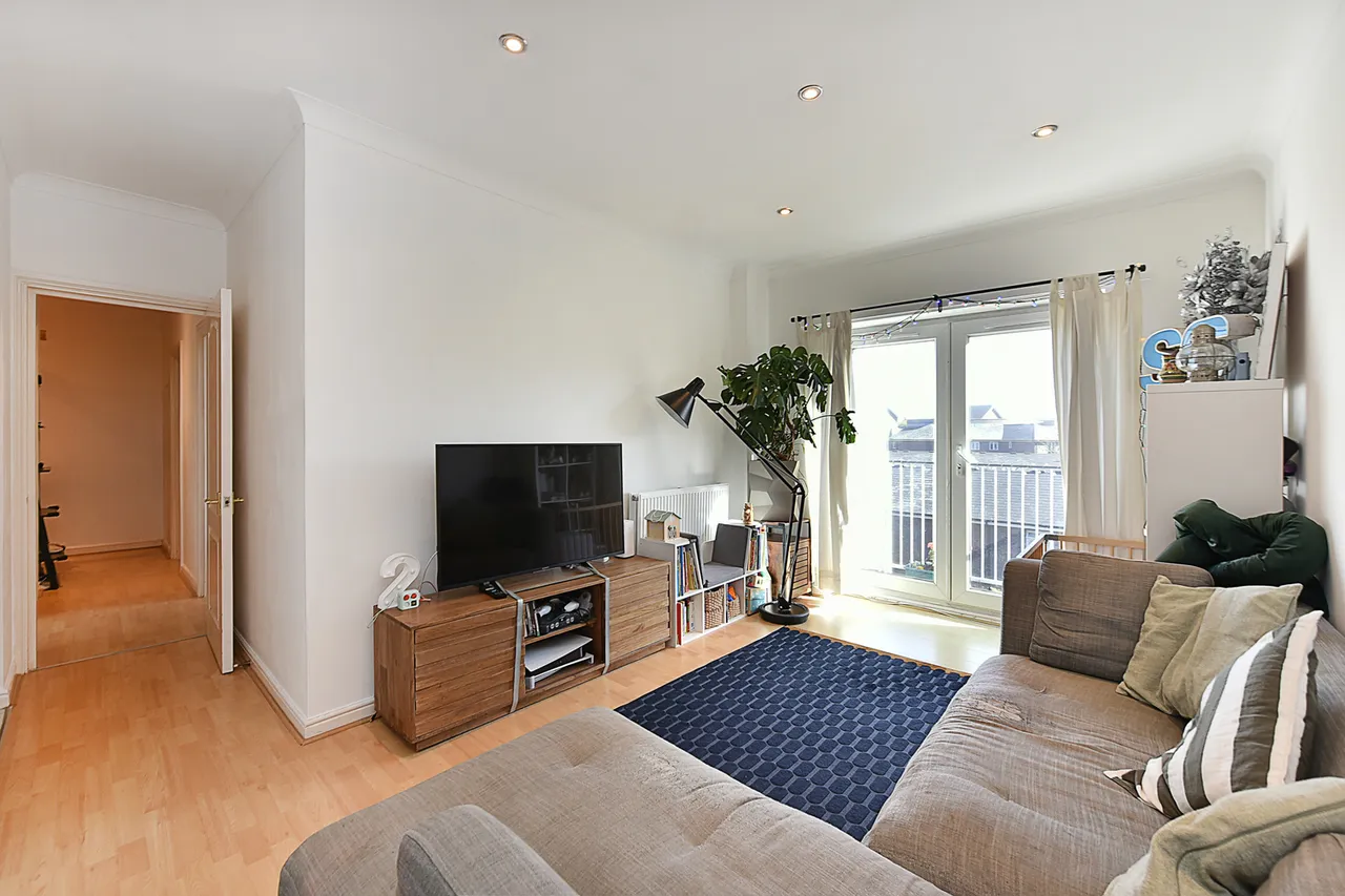 2 bed flat for sale, Fawley Lodge, London, E14