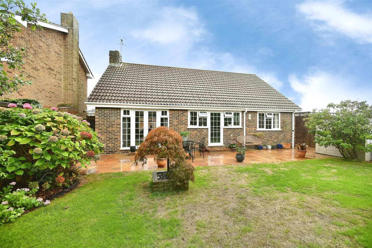 Mount Caburn Crescent, Peacehaven, BN10, photo 13