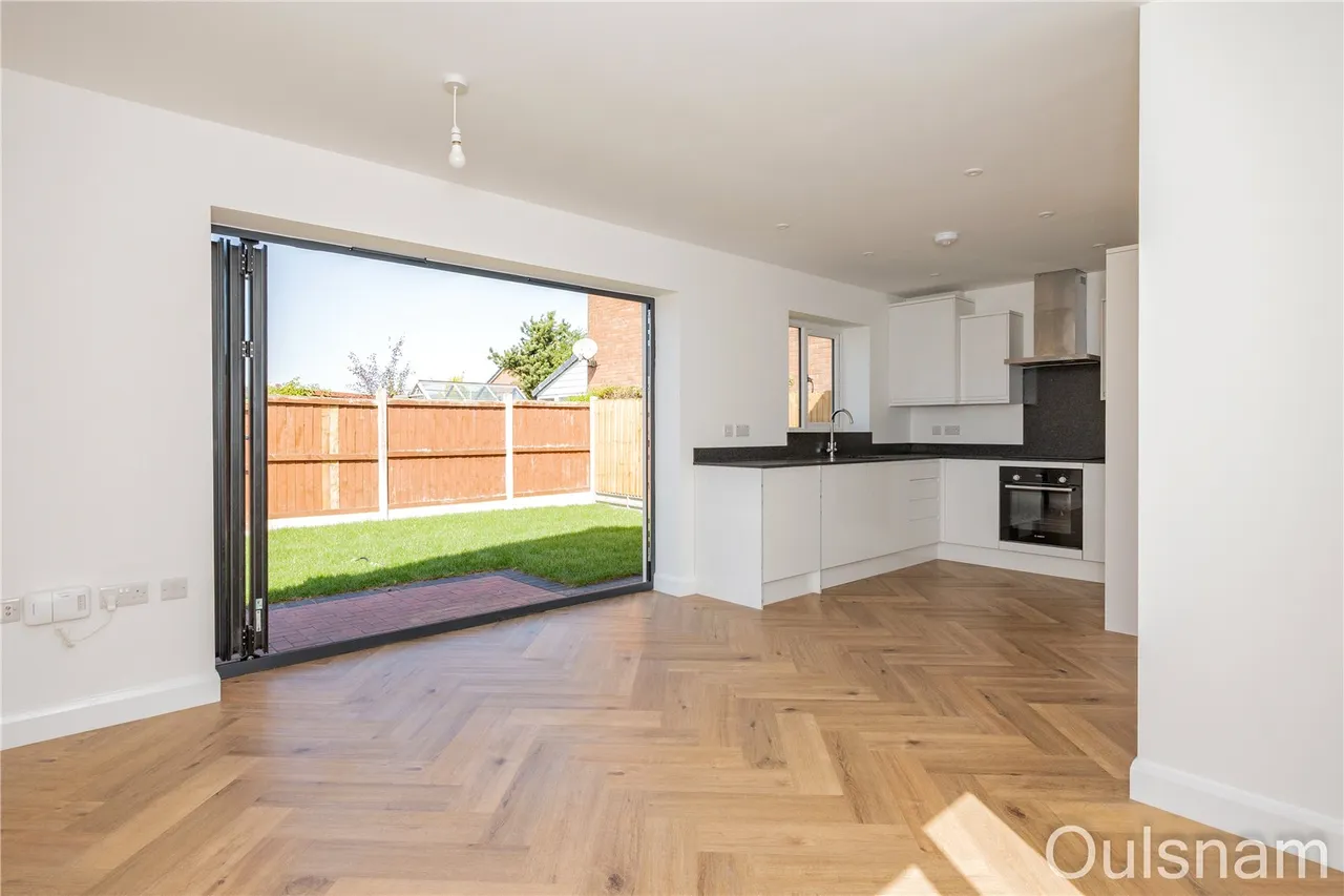 Haynes Close, Catshill, Bromsgrove, Worcestershire, B61 0LX, photo 2