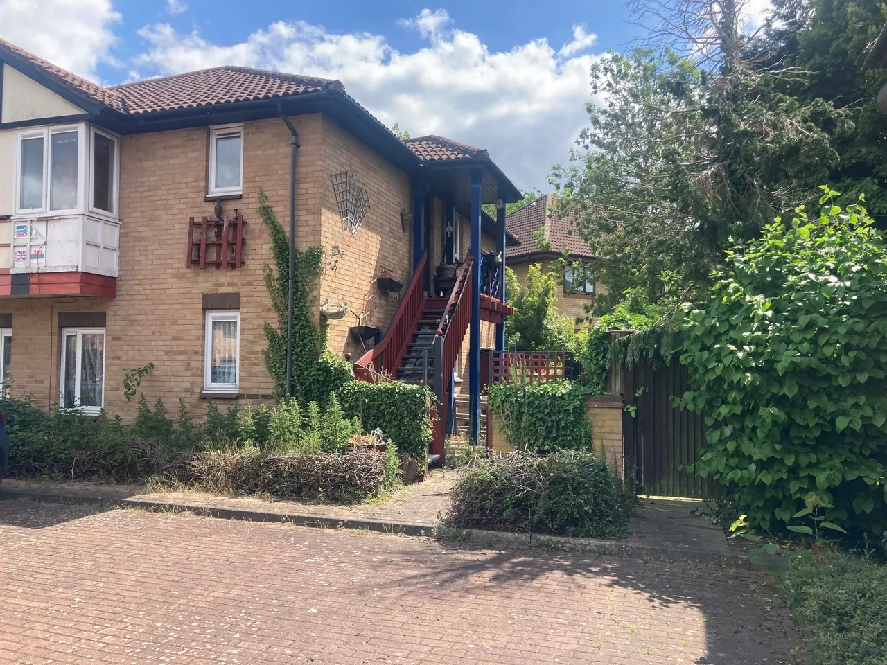 2 bed flat for sale — Pomander Crescent, Walnut Tree, Milton Keynes