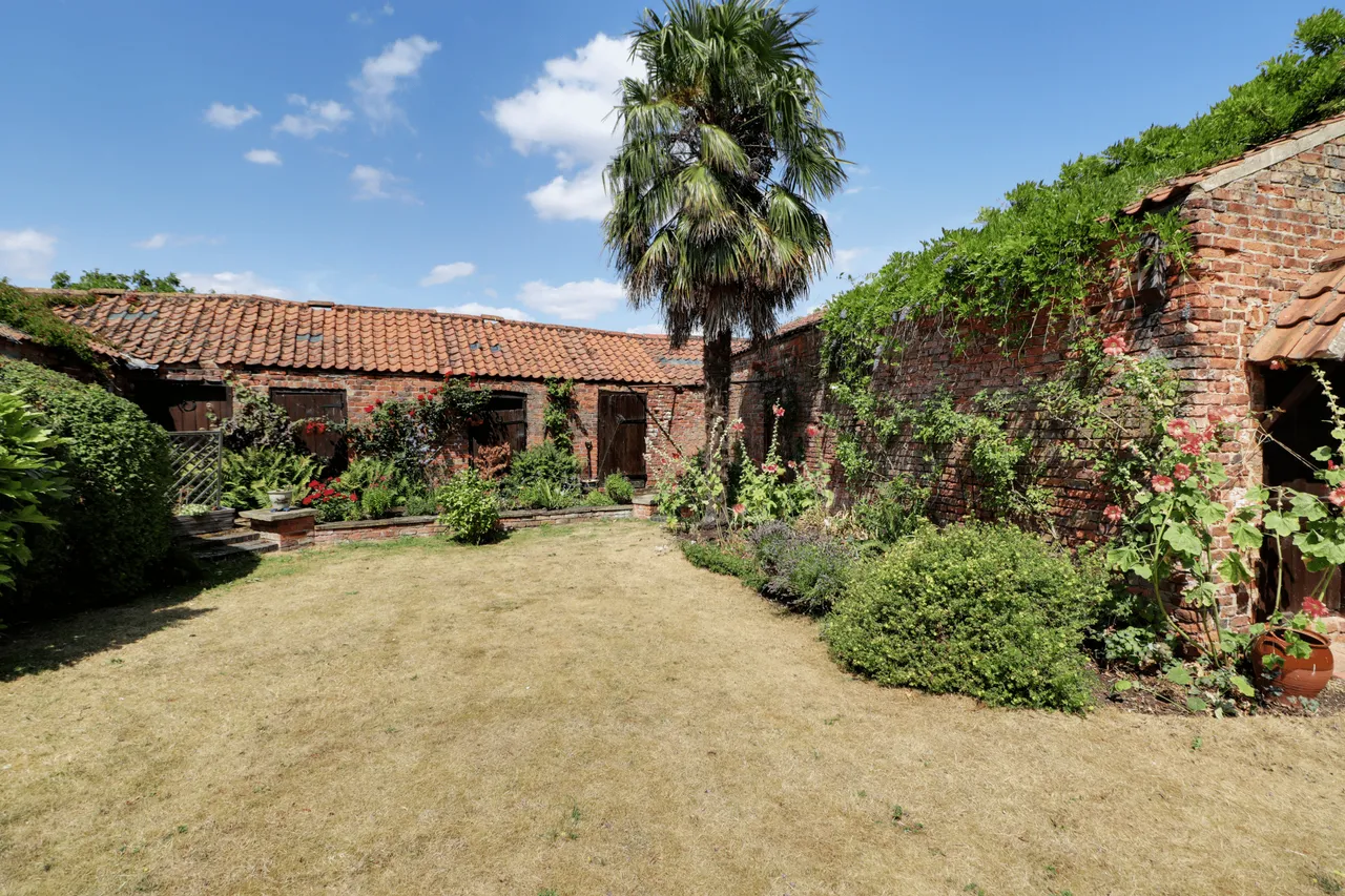 Woodhall Farmhouse Belshaw Lane, Belton, DN9, photo 18
