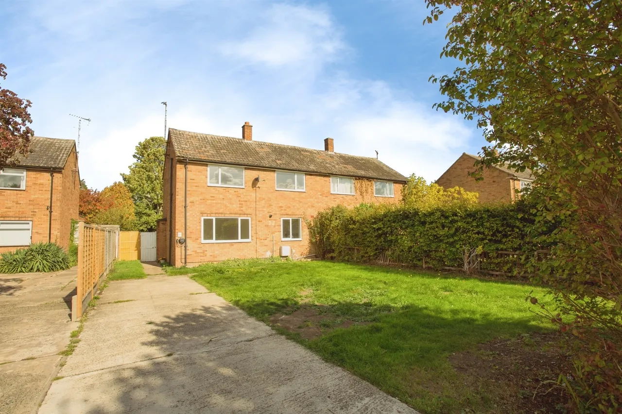 3 bed house for sale, Queens Close, Cambridge, CB22