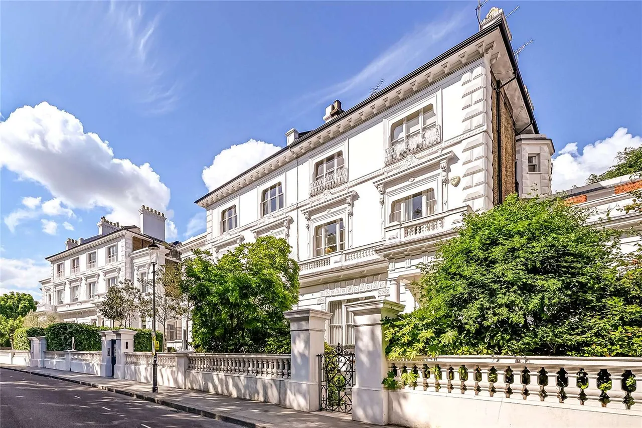 3 bed flat for sale — The Boltons, London, SW10 9TB