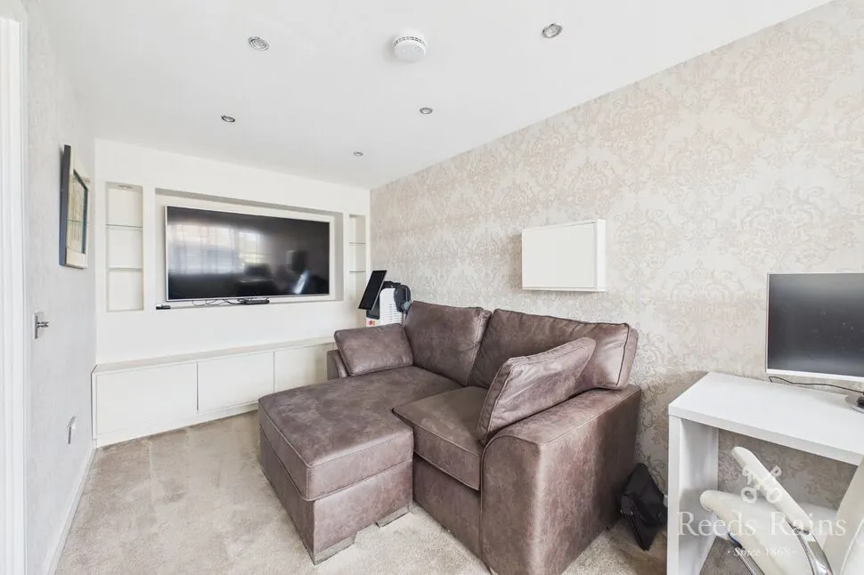 Raisbeck Road, Offerton, SK2, photo 9