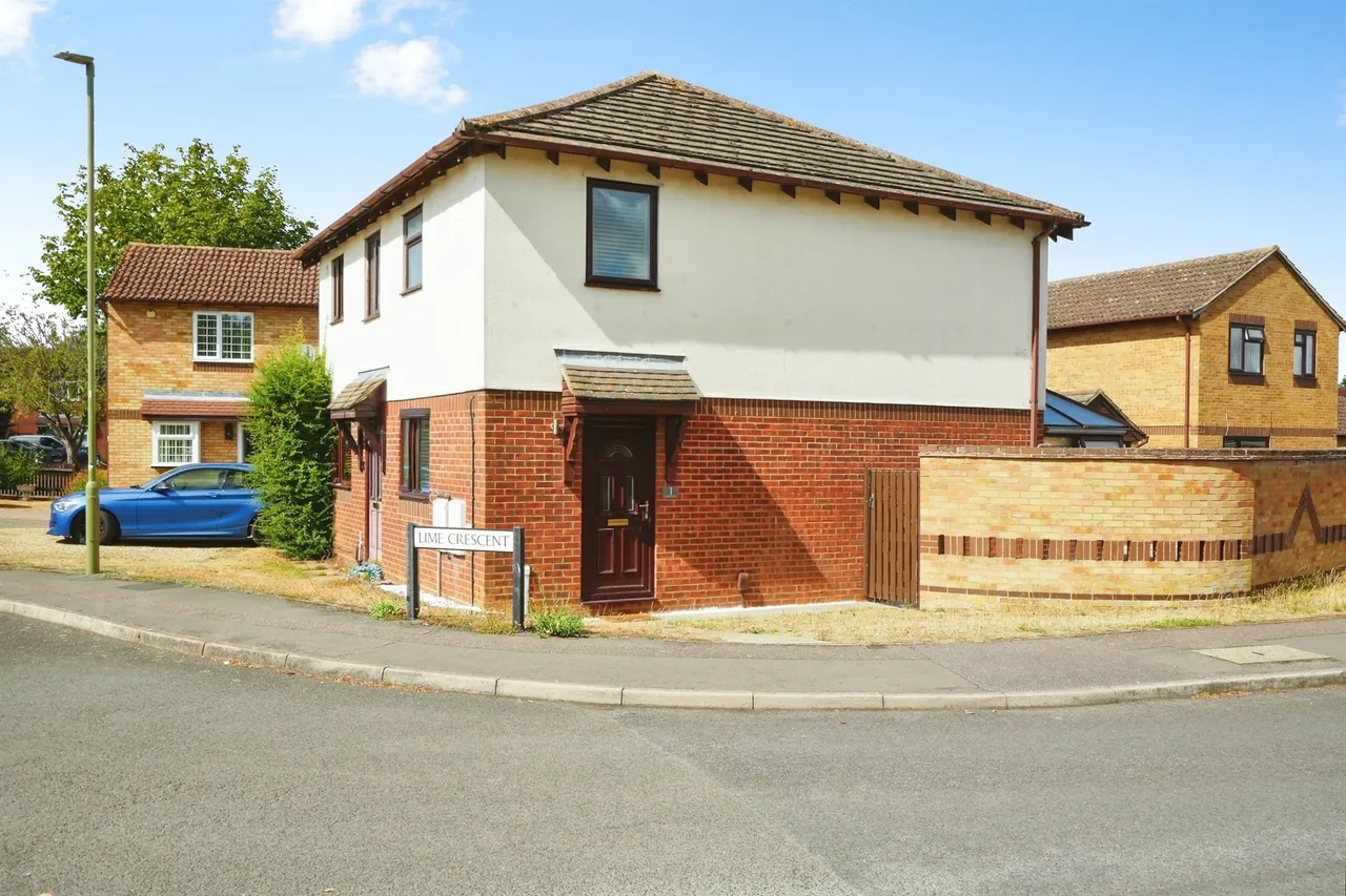 2 bed house for sale, Lime Crescent, Bicester, OX26
