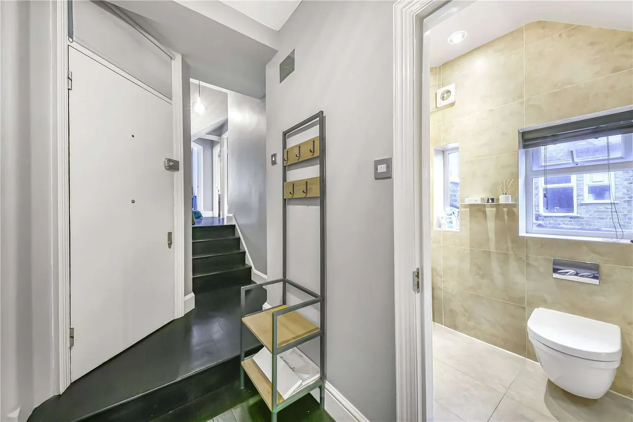 St. Johns Wood High Street, London, NW8 7NG, photo 5