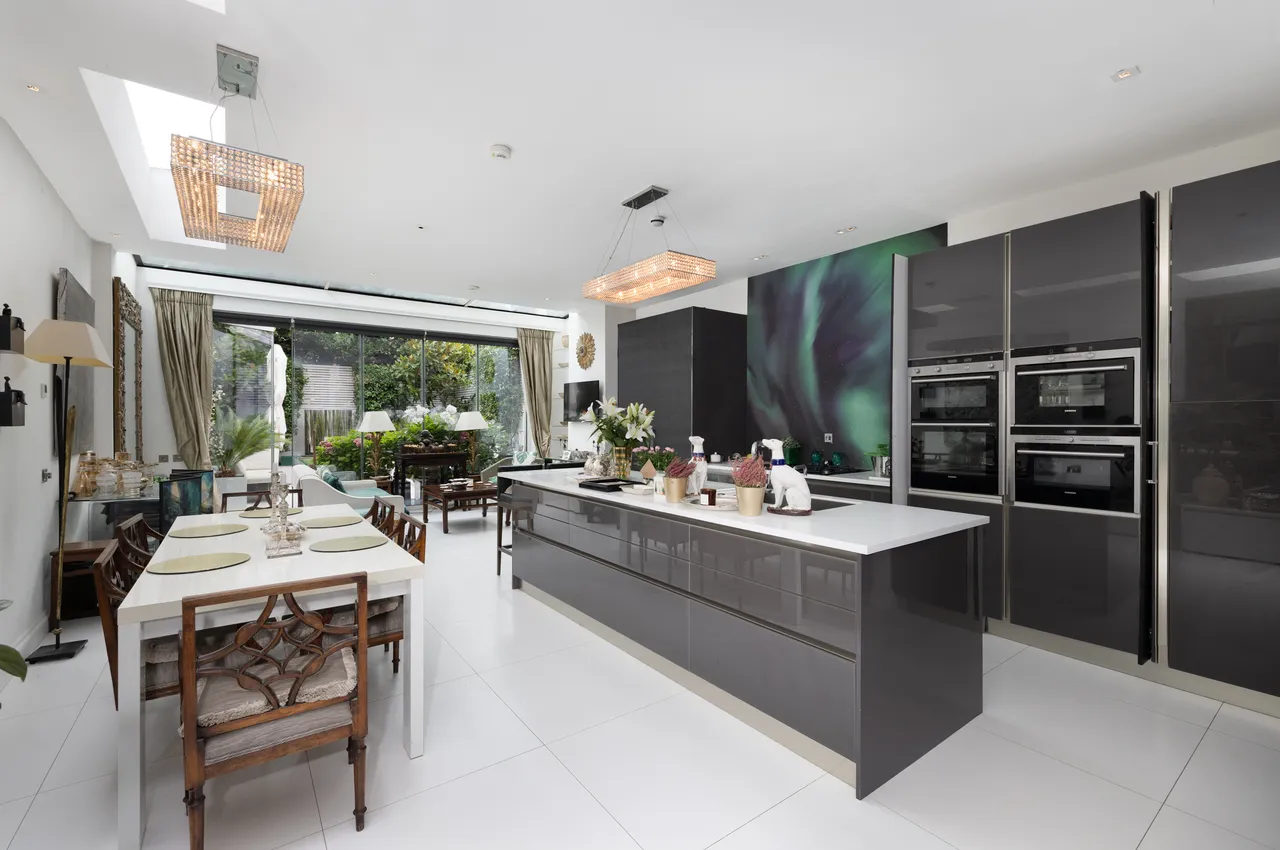 Quarrendon Street, Fulham, South West London, photo 2