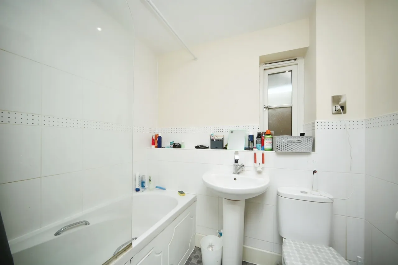 Roughmoor Close, Taunton, TA1, photo 17