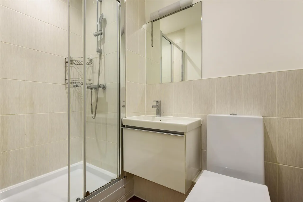 Seven Sisters Road, London, N4, photo 6