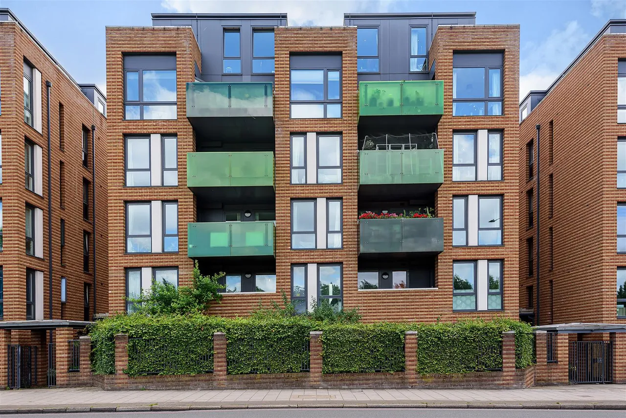 Seven Sisters Road, London, N4, photo 7