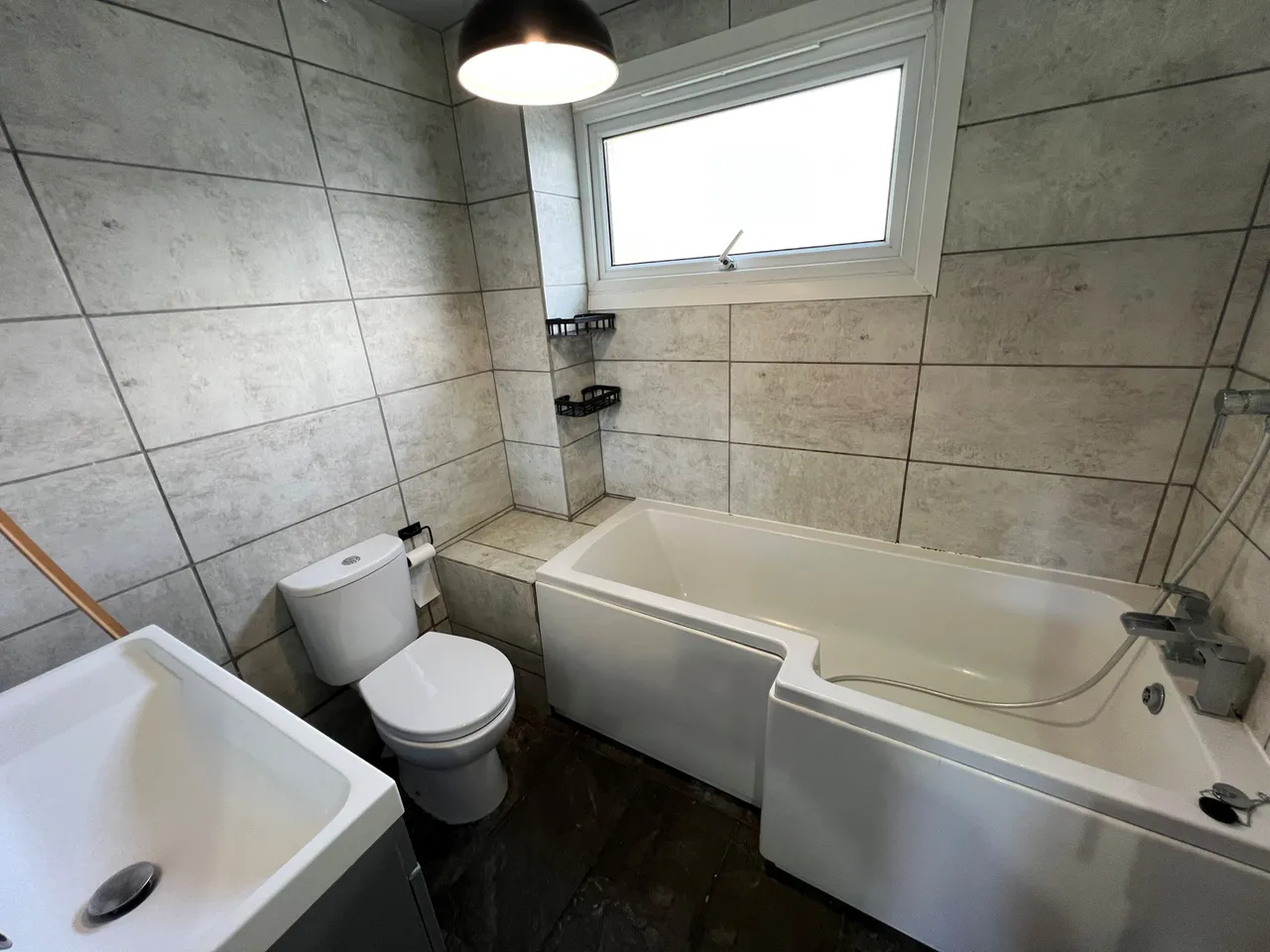 Broadfield, RH11, photo 6