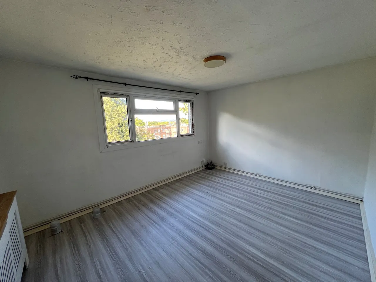 Broadfield, RH11, photo 4