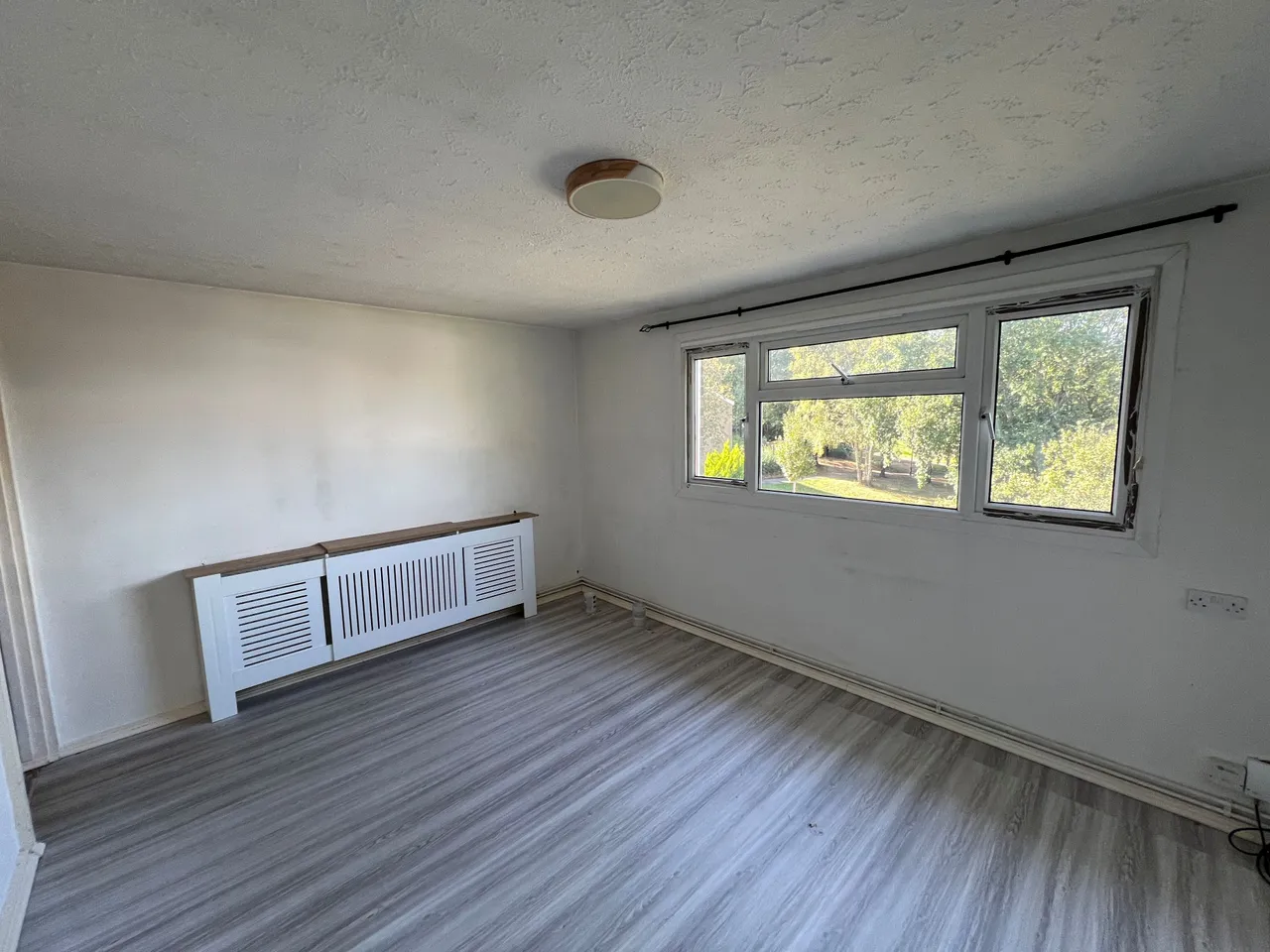 Broadfield, RH11, photo 5