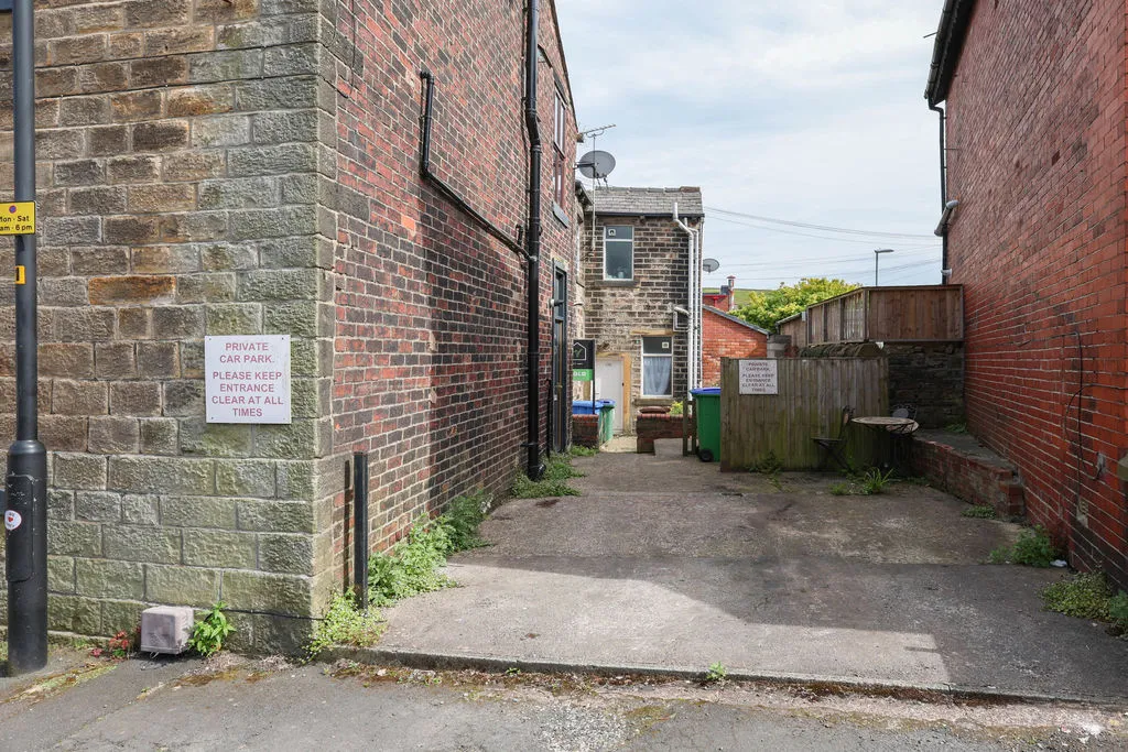 Hare Hill Road, Littleborough OL15 9AD, photo 16
