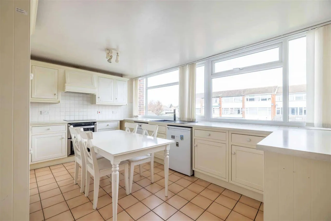 Black Horse Close, Windsor, Berkshire, SL4 5QP, photo 7