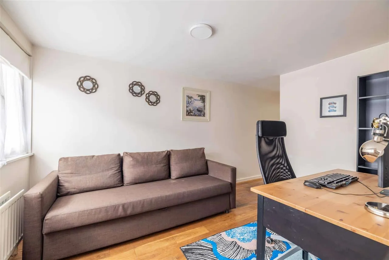 Black Horse Close, Windsor, Berkshire, SL4 5QP, photo 6