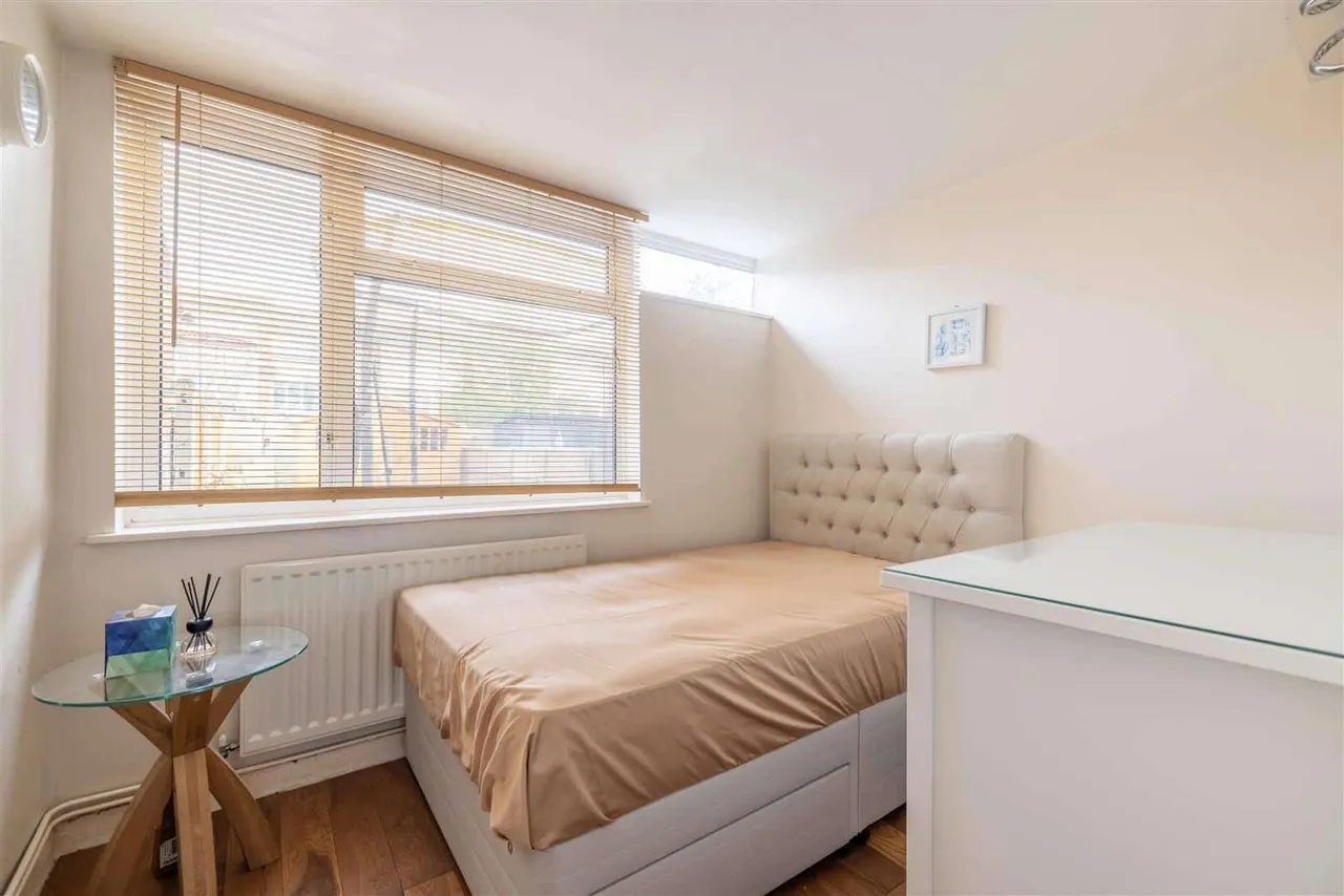 Black Horse Close, Windsor, Berkshire, SL4 5QP, photo 17