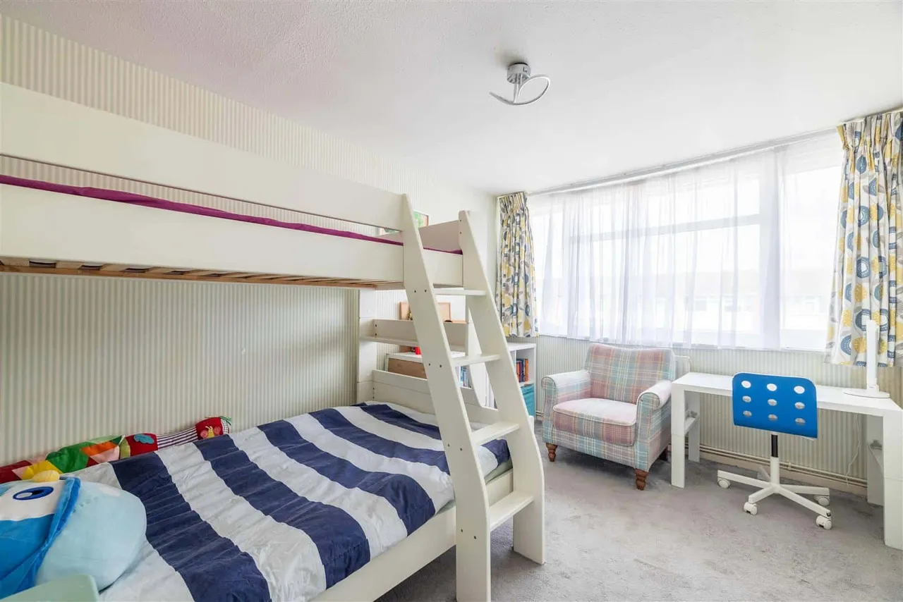 Black Horse Close, Windsor, Berkshire, SL4 5QP, photo 13
